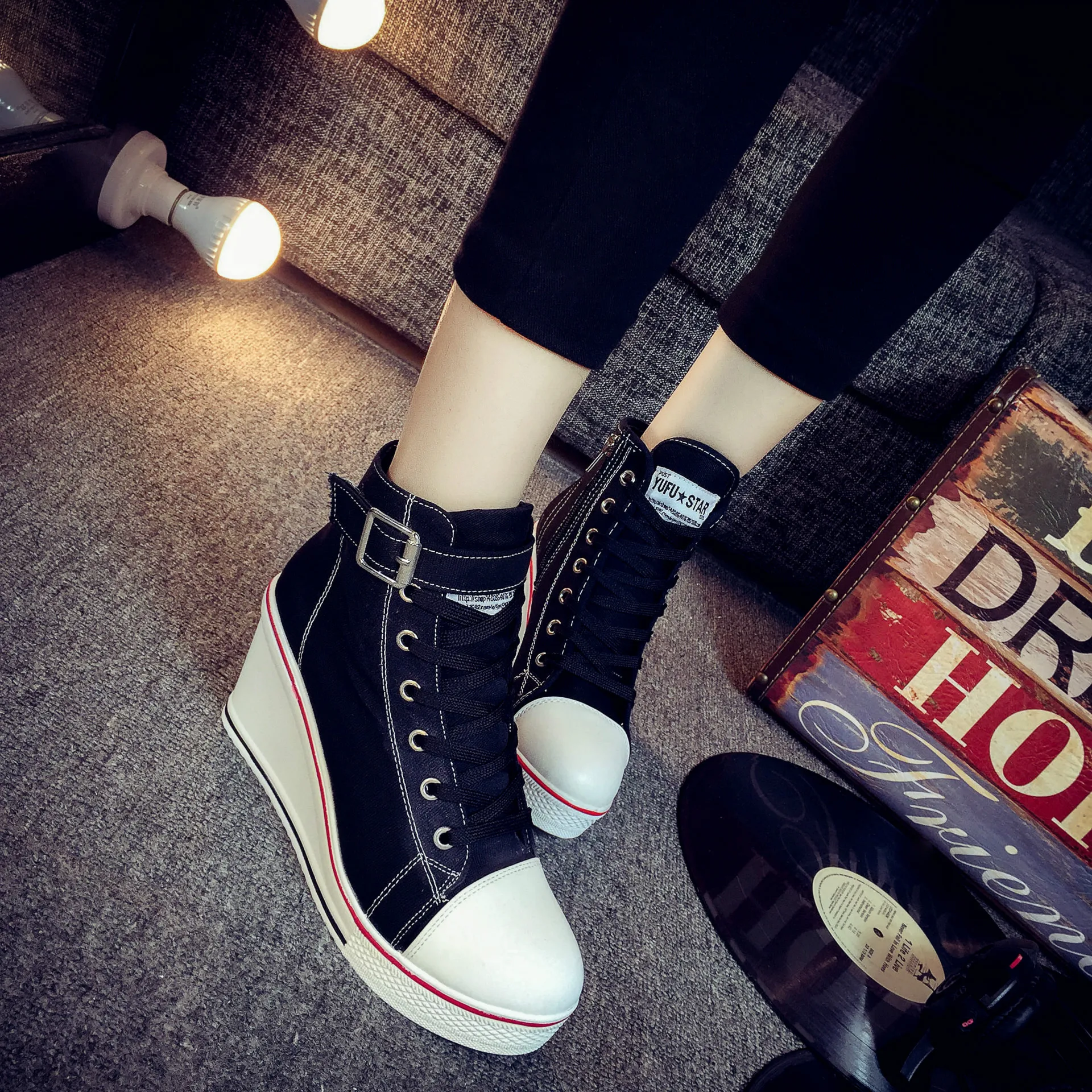 High-Quality Canvas Shoes for Women with Built-in Heel